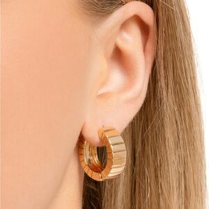 BOLD Up! - Gold Earrings